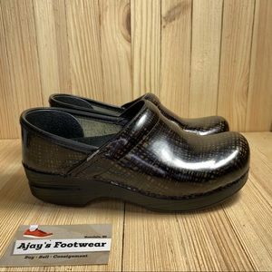 Dansko Clog Black Brown Patent Leather Shoes